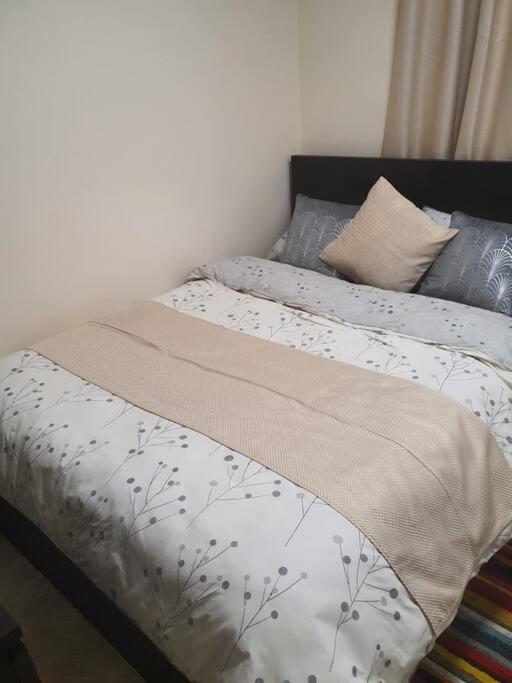 2 Bedroom Flat In Vauxhall, London Bagian luar foto