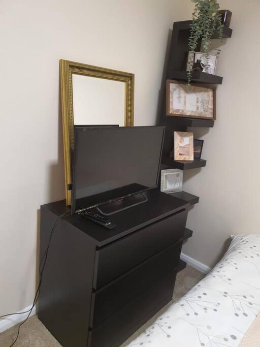 2 Bedroom Flat In Vauxhall, London Bagian luar foto
