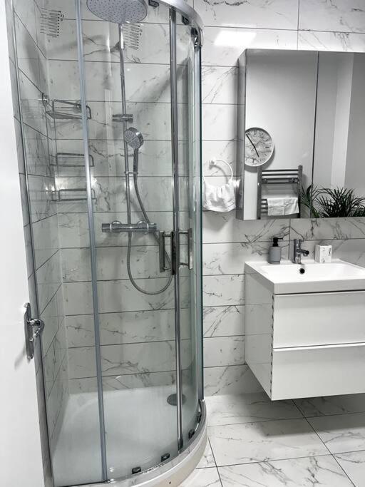 2 Bedroom Flat In Vauxhall, London Bagian luar foto